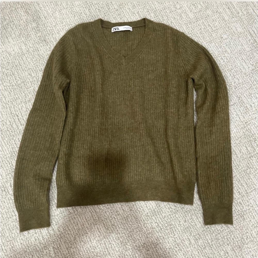 Zara Women’s Army Green V-Neck Cashmere Sweater